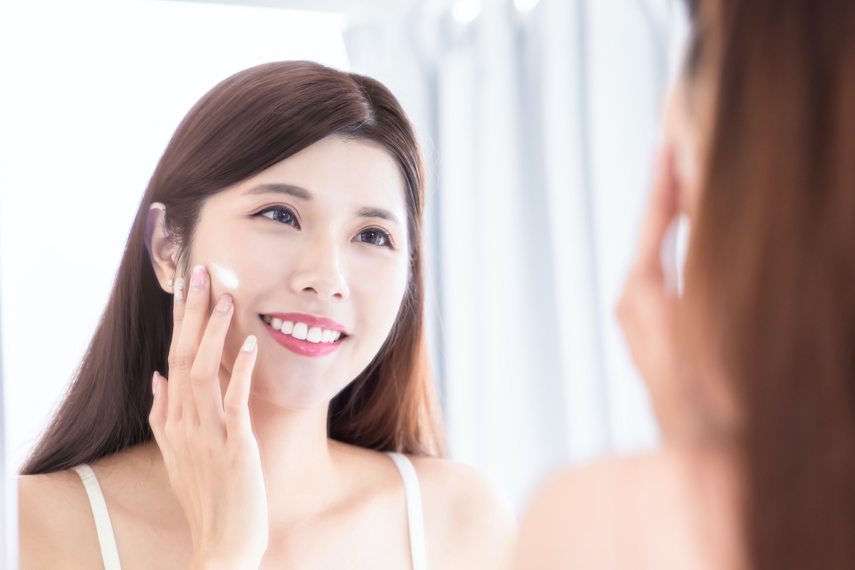 A bőrfeszesítés és az arcápolási kütyük kerülnek fókuszba idén: koreai szépségtrendek 2022-ben