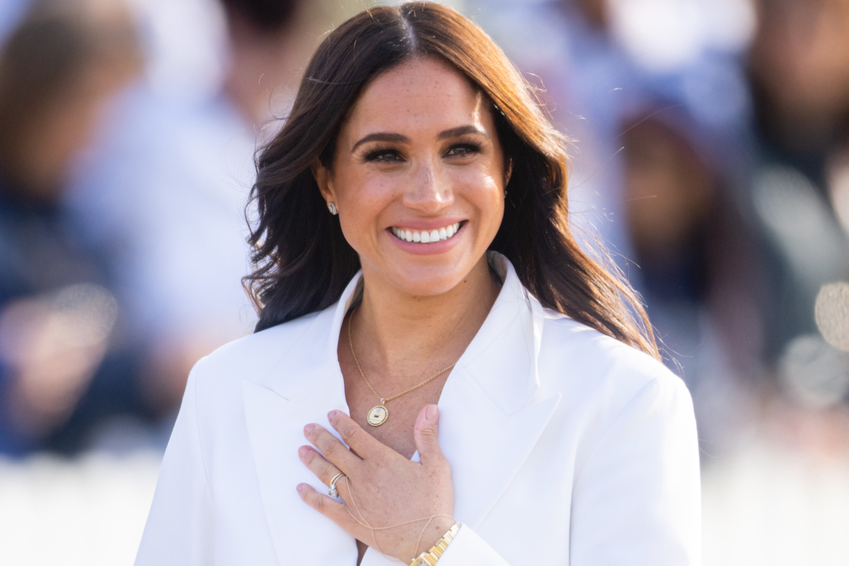 Meghan Markle ezt a trükköt veti be, hogy kiemelje sötét hajszínét 6