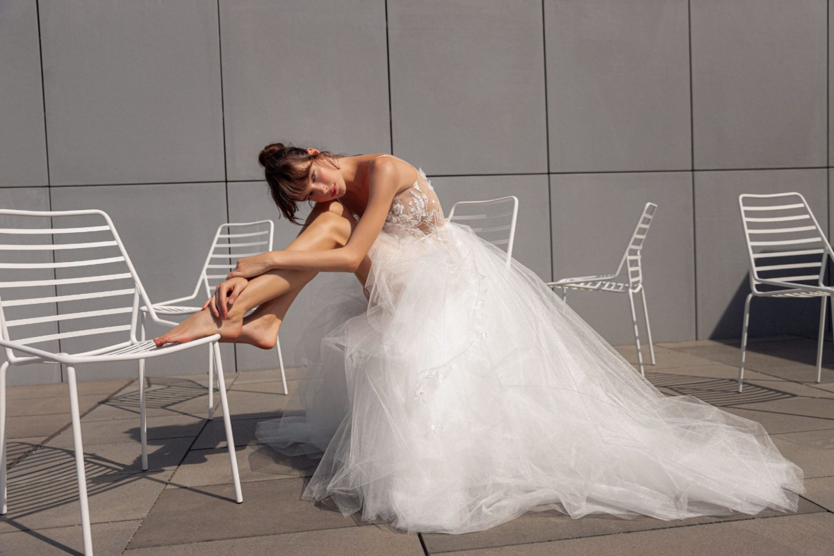 Ultranőies menyasszonyi ruhák gyönyörű, kézműves díszítéssel: légies, finom fazonok magyar tervezőtől
