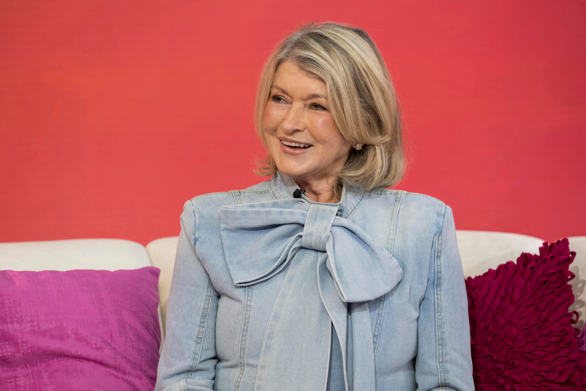 A 81 éves Martha Stewart nem csak a főzésben remekel: a színes ruhákkal mindig izgalmassá teszi a megjelenését